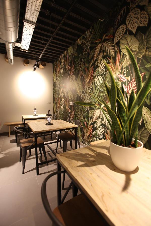 Vtz The Botanic Hostel Zaragoza Dış mekan fotoğraf